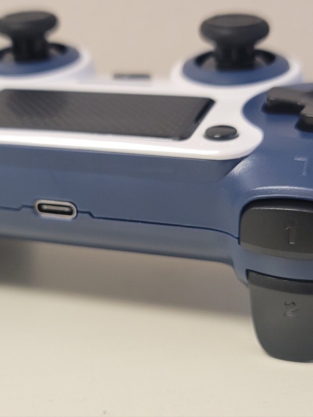 PS4 Style Wireless Controller - Picture 7 of 11